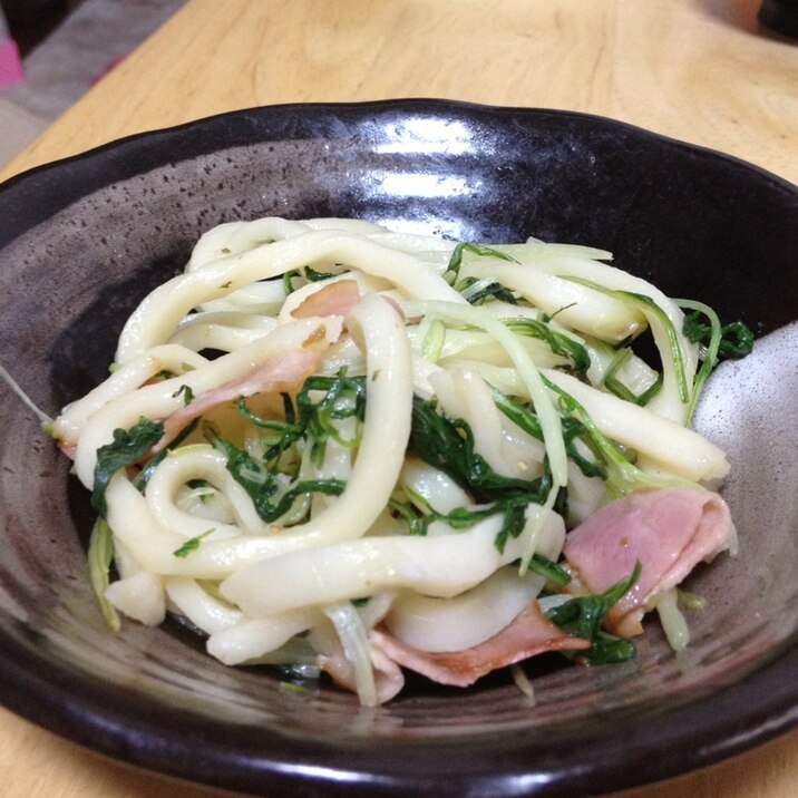 水菜とベーコンの焼うどん